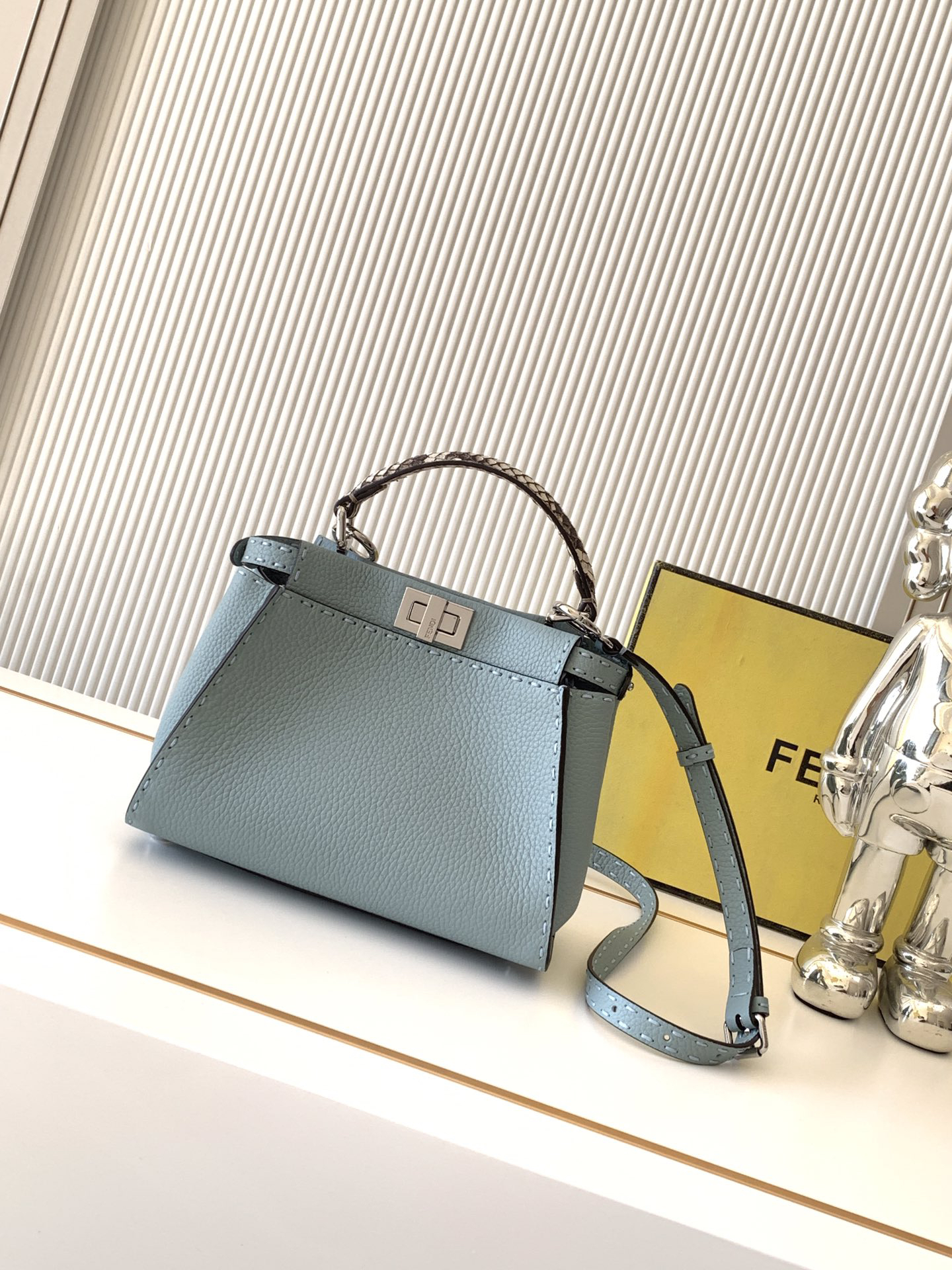 Fendi Peekaboo small handbag - Dragonfruit-patterned cowhide, wrist strap made of snake skin